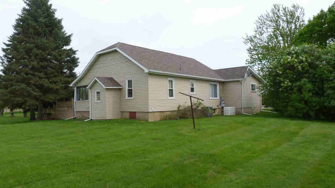 1328 Reid Road Flint, MI 48507 - Photo 5 of 27 21166541-4.JPG