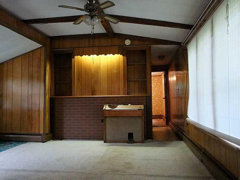 834 Calais Road Houlton, ME 04730 - Photo 24 of 35 Living Room.