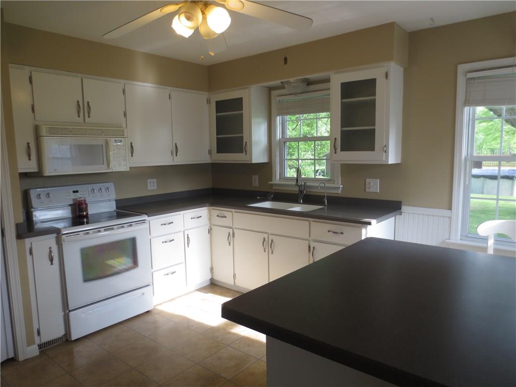 3926 Lamor Road Hermitage, PA 16148 - Photo 8 of 24 Gallery Image 8