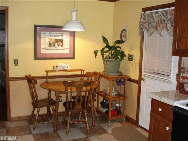 2850 Slate Road King, NC 27021 - Photo 7 of 16 Kitchen. Breakfast area