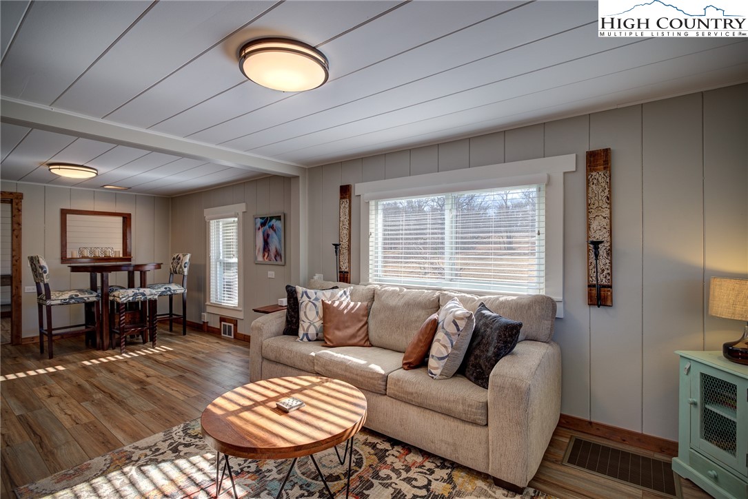 1021 Old Jonas Ridge Road Newland, NC 28657 - Photo 11 of 32 Gallery Image 11
