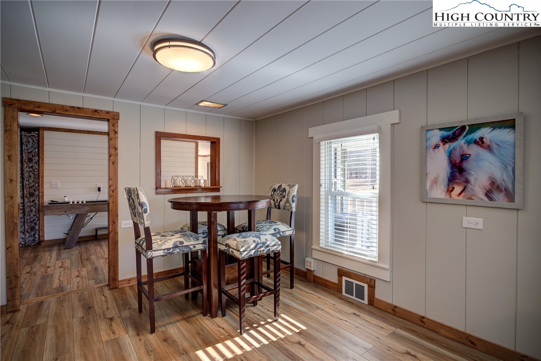1021 Old Jonas Ridge Road Newland, NC 28657 - Photo 12 of 32 Gallery Image 12