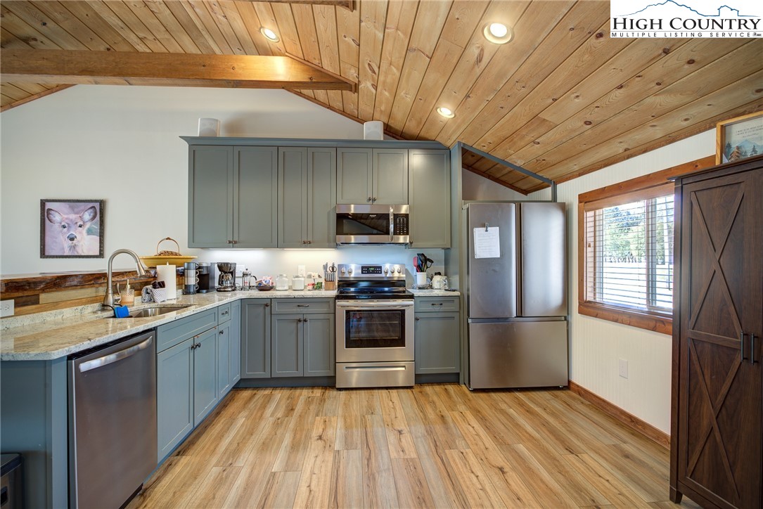 1021 Old Jonas Ridge Road Newland, NC 28657 - Photo 20 of 32 Gallery Image 20