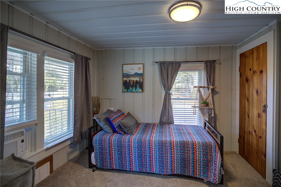 1021 Old Jonas Ridge Road Newland, NC 28657 - Photo 23 of 32 Gallery Image 23