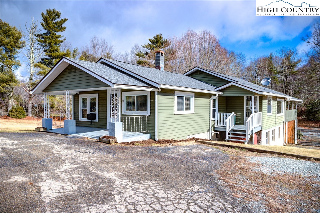 1021 Old Jonas Ridge Road Newland, NC 28657 - Photo 4 of 32 Gallery Image 4