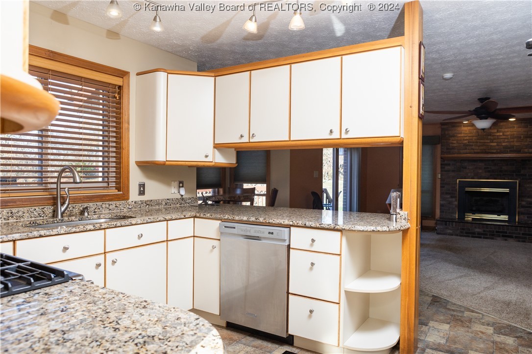 145 Trenol Road Milton, WV 25541 - Photo 8 of 48 Gallery Image 8