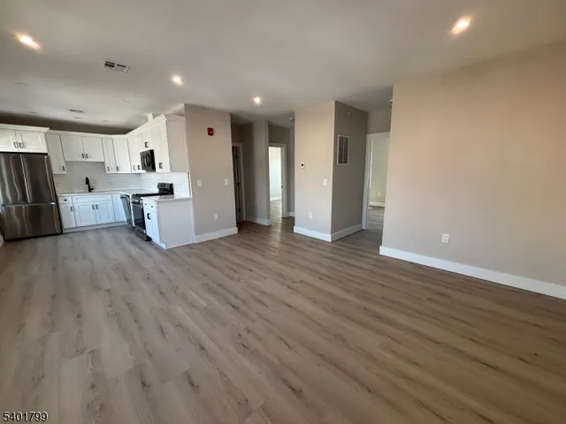 $2,595 | 136 Elm Street, Unit 603, Newark, NJ 07105