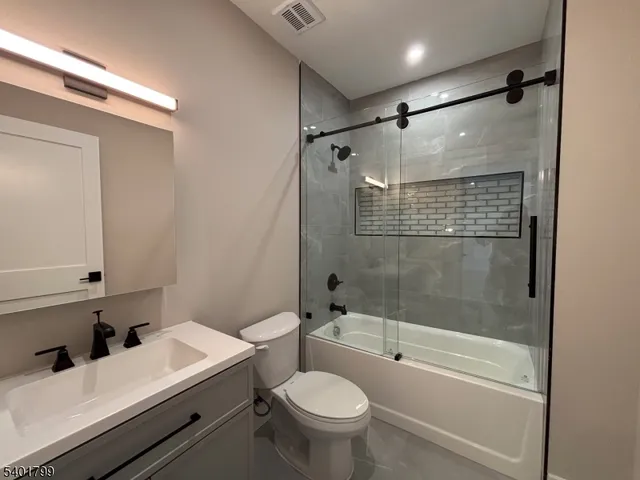 $2,595 | 136 Elm Street, Unit 603, Newark, NJ 07105