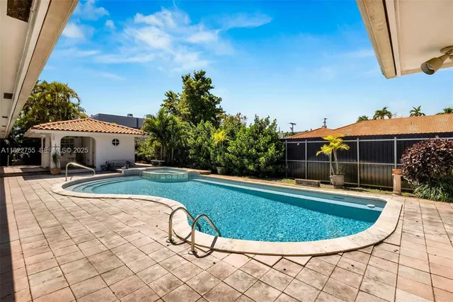 $1,799,990 | 7080 Southwest 98th Avenue, Miami, FL 33173