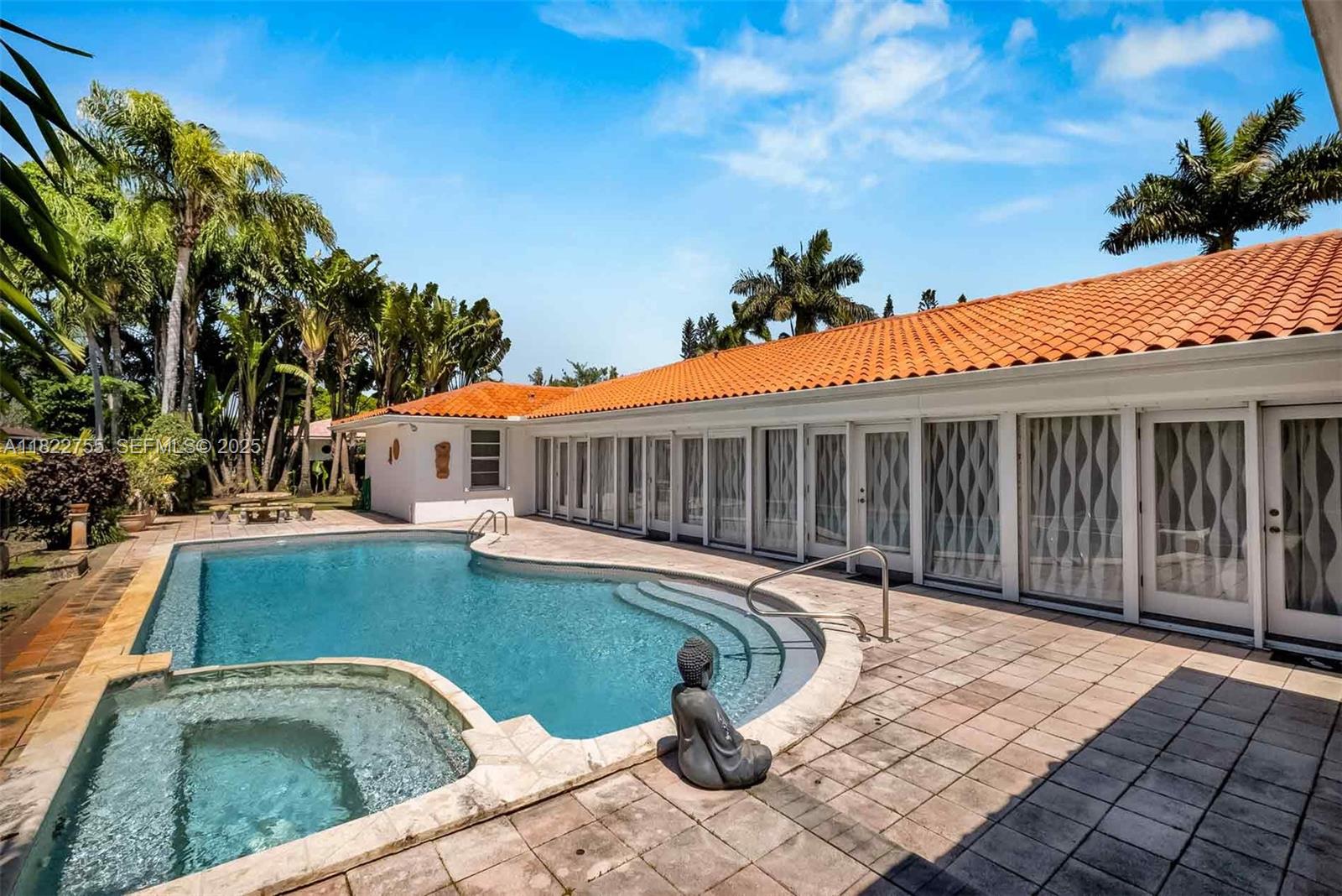 7080 Southwest 98th Avenue Miami, FL 33173 - Photo 23 of 48 View of jacuzzi and pool