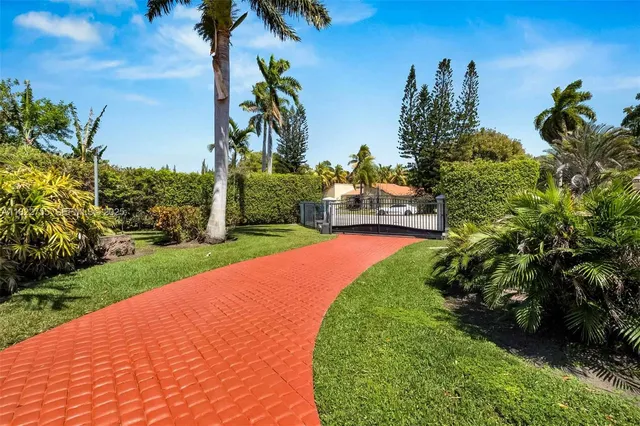 $1,799,990 | 7080 Southwest 98th Avenue, Miami, FL 33173