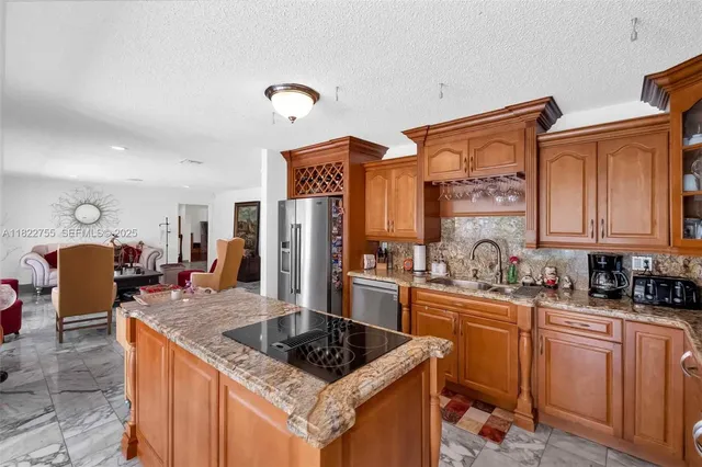 $1,799,990 | 7080 Southwest 98th Avenue, Miami, FL 33173