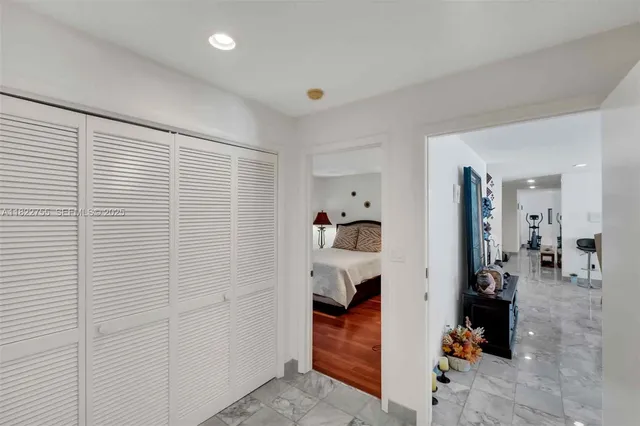 $1,799,990 | 7080 Southwest 98th Avenue, Miami, FL 33173