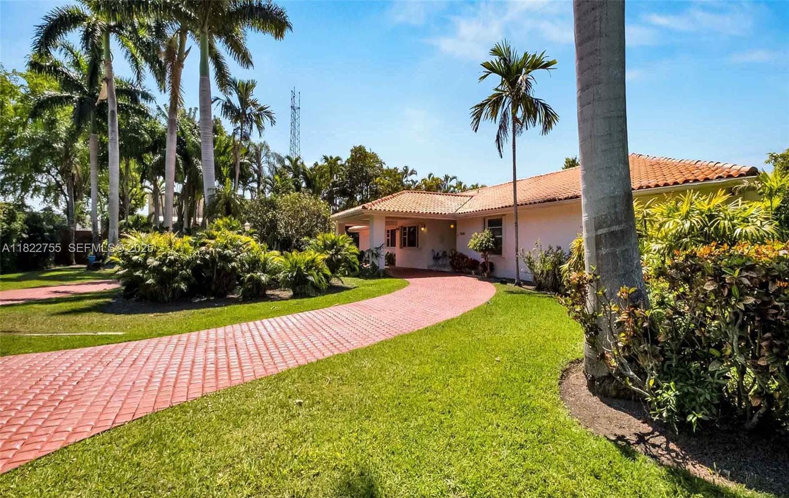 7080 Southwest 98th Avenue Miami, FL 33173 - Photo 4 of 48