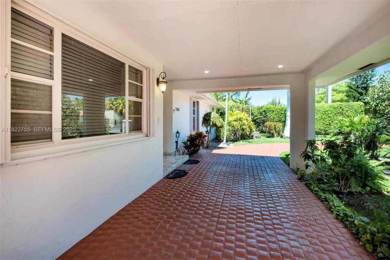 7080 Southwest 98th Avenue Miami, FL 33173 - Photo 6 of 48