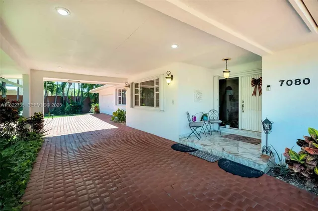 $1,799,990 | 7080 Southwest 98th Avenue, Miami, FL 33173
