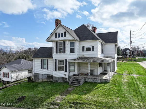 $375,000 | 301 South Irish Street, Greeneville, TN 37743