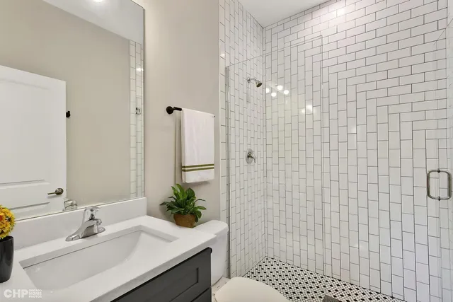 $829,000 | 6349 South Maryland Avenue, Chicago, IL 60637