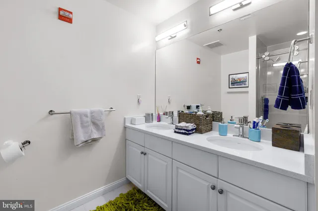 $3,200 | 301 Massachusetts Avenue Northwest, Unit 405, Washington, DC 20001