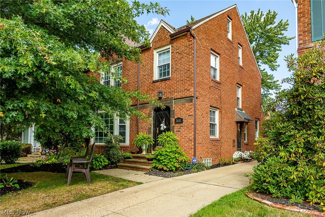 3651 Strathavon Road Cleveland, OH 44120 - Photo 2 of 35
