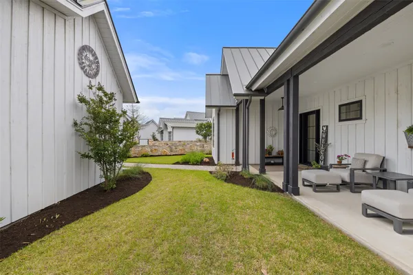 $5,500 | 19601 Flying J Boulevard, Unit 16, Spicewood, TX 78669