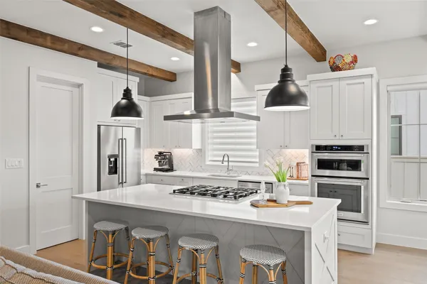 $5,500 | 19601 Flying J Boulevard, Unit 16, Spicewood, TX 78669