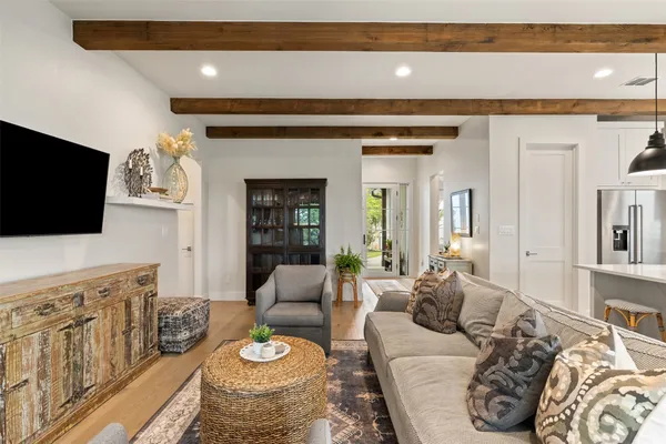 $5,500 | 19601 Flying J Boulevard, Unit 16, Spicewood, TX 78669