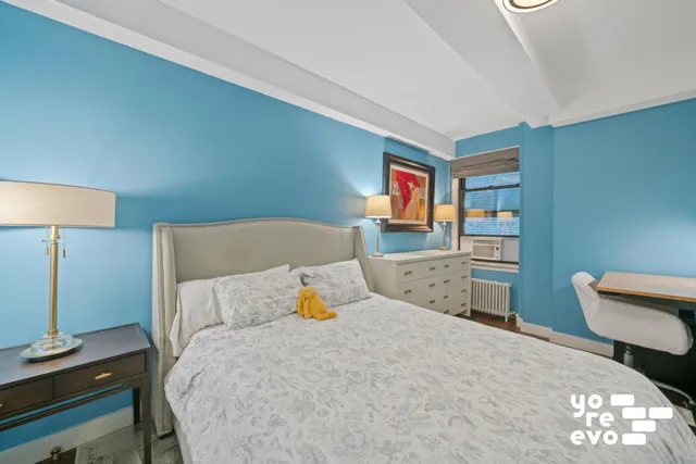 $899,000 | 10 Mitchell Place, Unit 5B | Midtown East