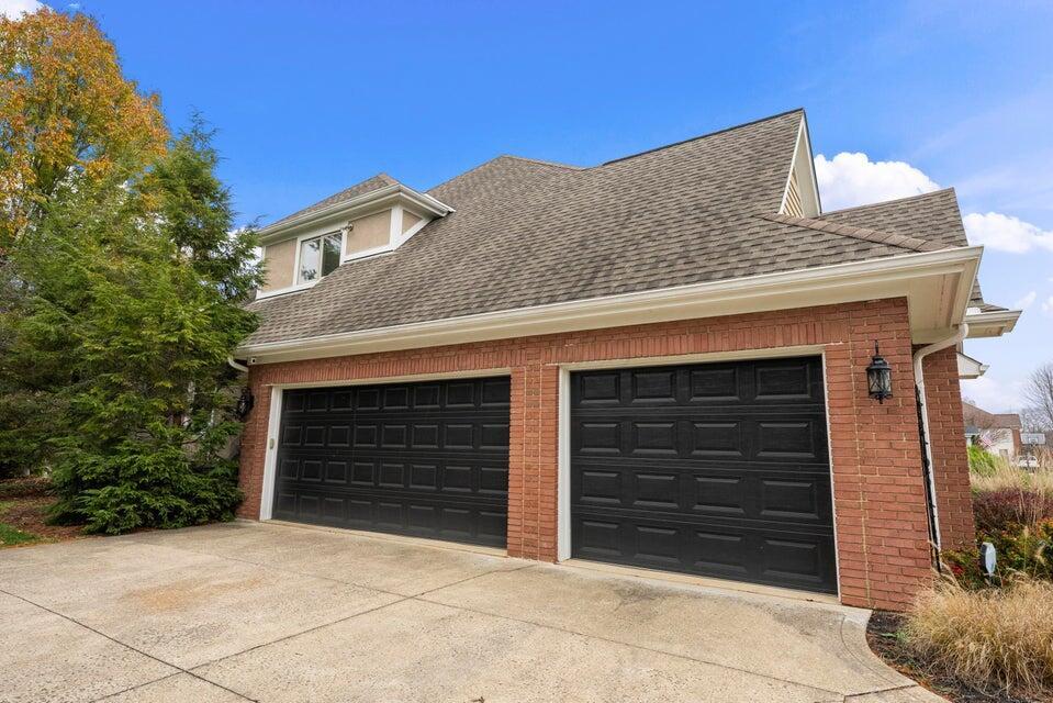 9909 Hoover Woods Road Galena, OH 43021 - Photo 3 of 50 Three car garage
