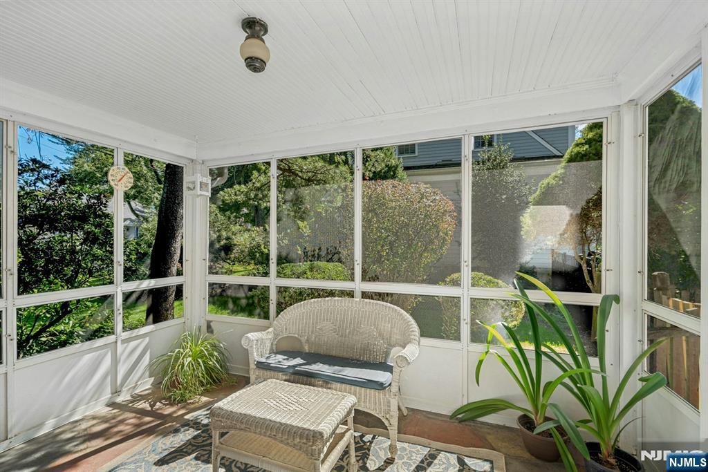 163 Cottage Road Wyckoff, NJ 07481 - Photo 7 of 35 Gallery Image 7