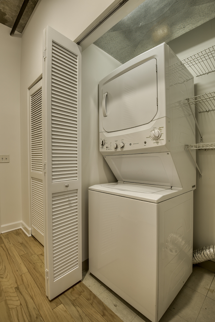111 South Morgan Street, Unit 418 Chicago, IL 60607 - Photo 17 of 25 Gallery Image 17
