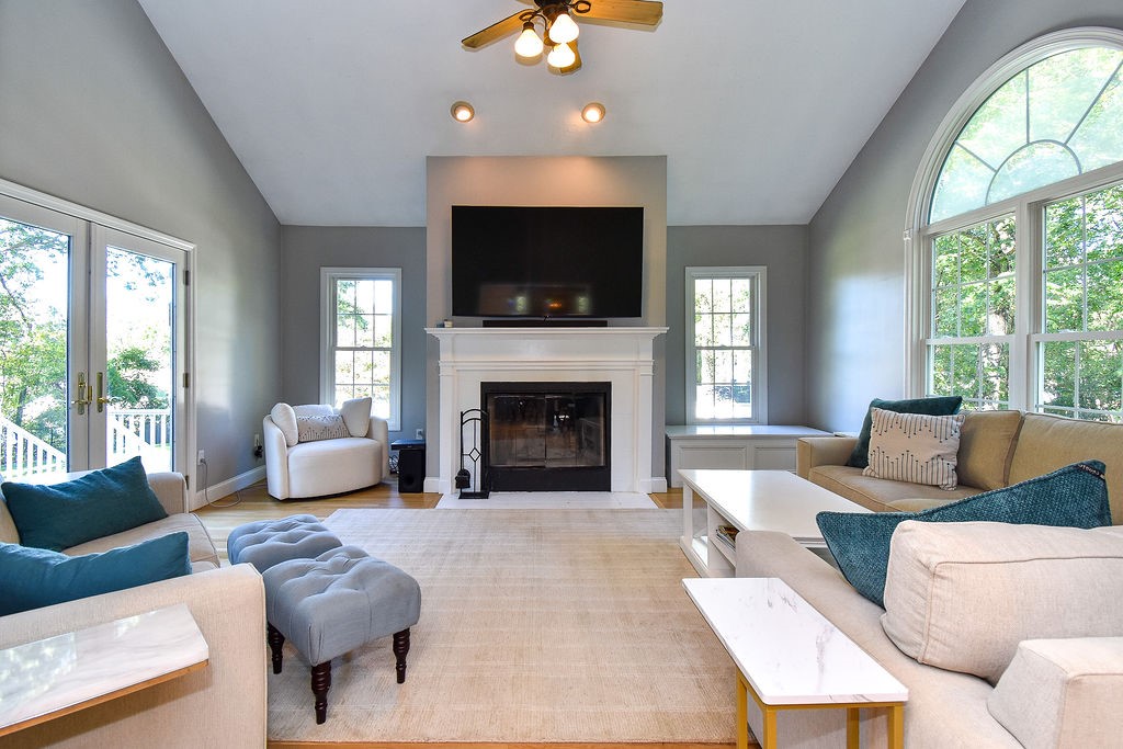 45 Country Lane Warwick, RI 02886 - Photo 12 of 48