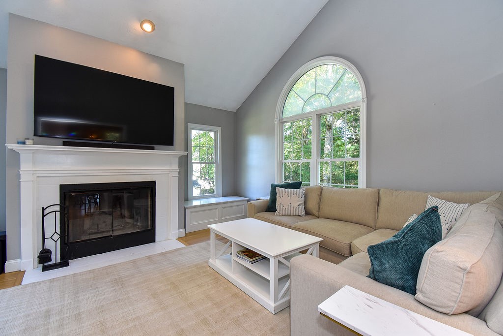 45 Country Lane Warwick, RI 02886 - Photo 13 of 48