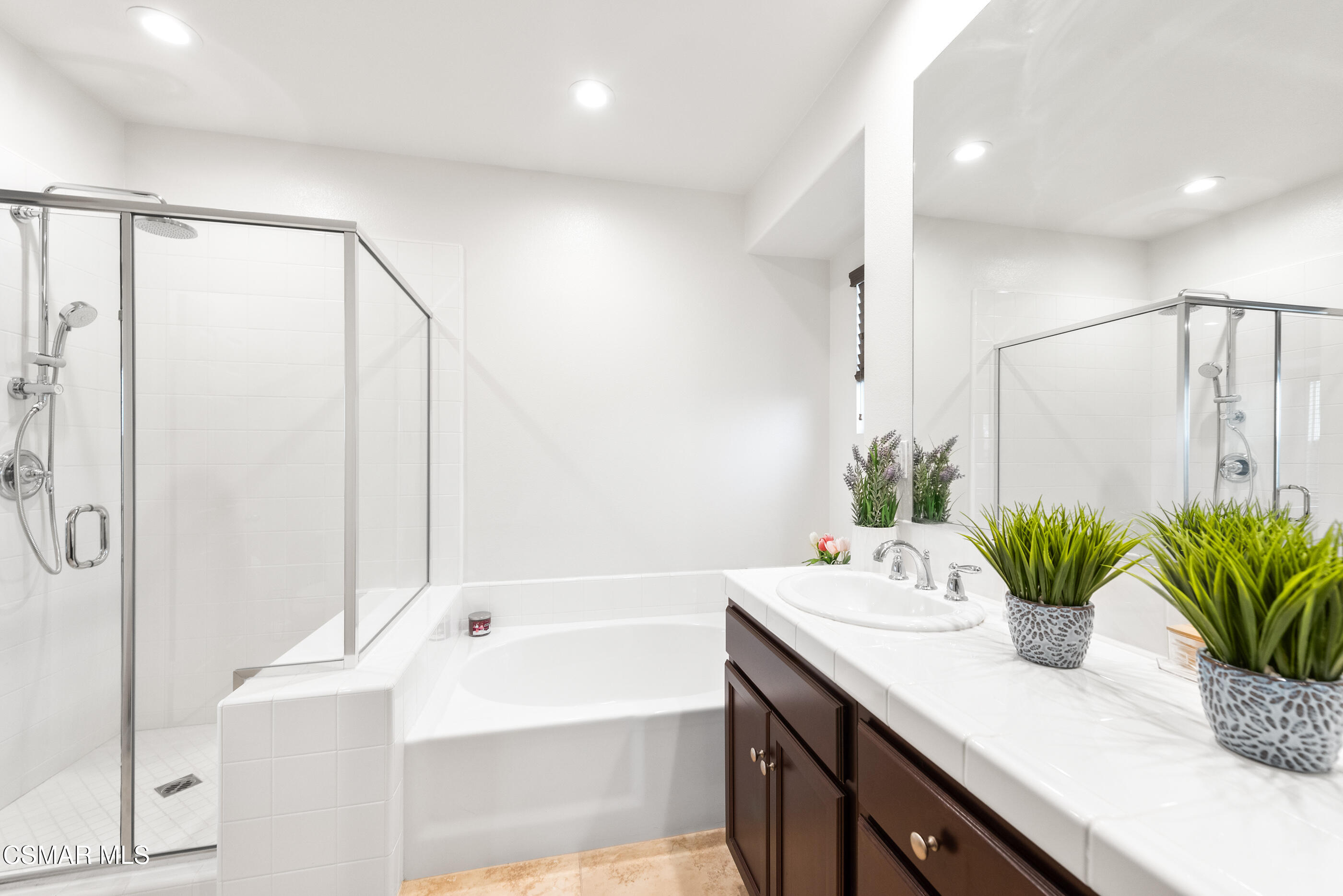 3116 North Oxnard Boulevard Oxnard, CA 93036 - Photo 32 of 46 3116 N Oxnard Blvd Oxnard-37