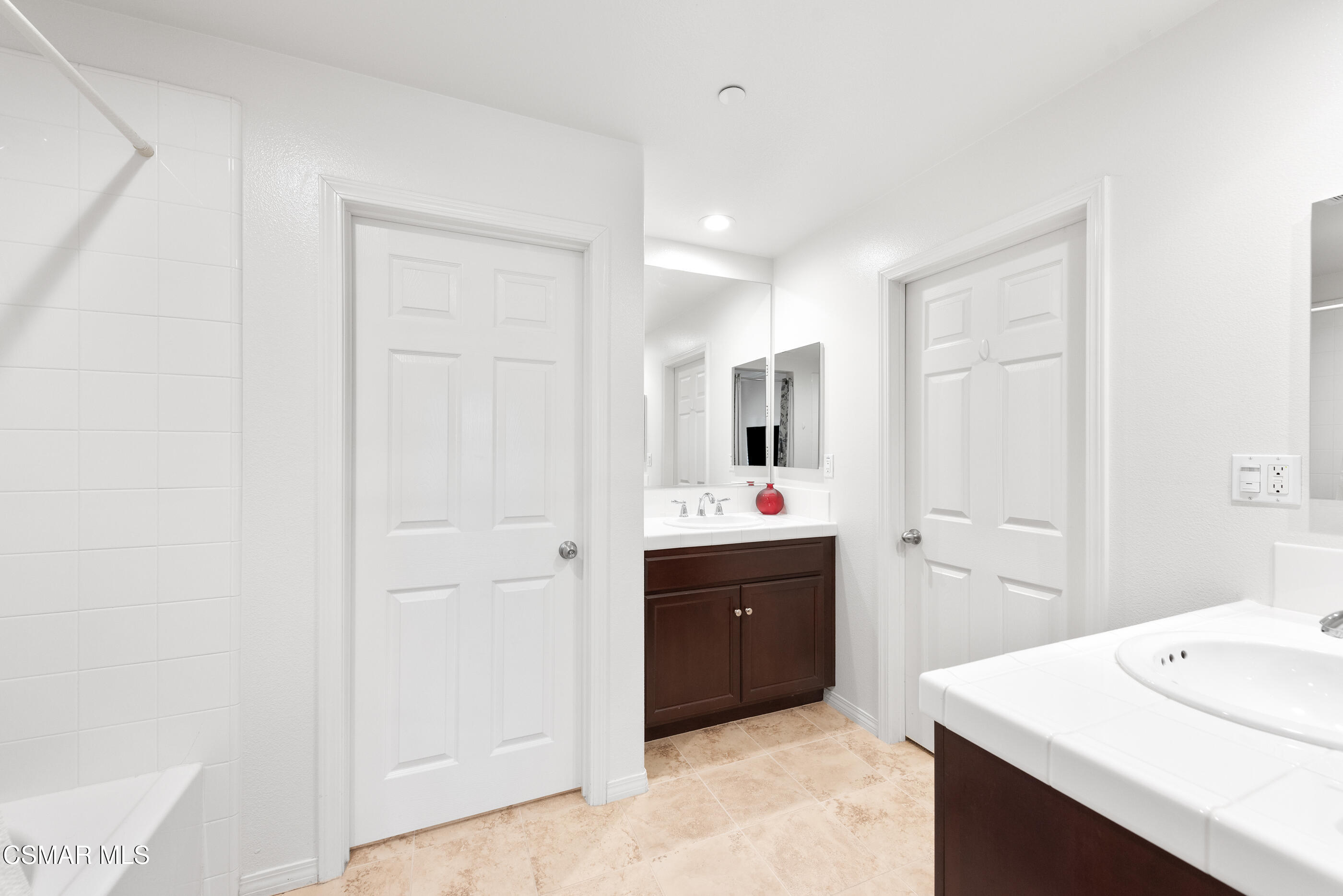 3116 North Oxnard Boulevard Oxnard, CA 93036 - Photo 9 of 46 3116 N Oxnard Blvd Oxnard-12