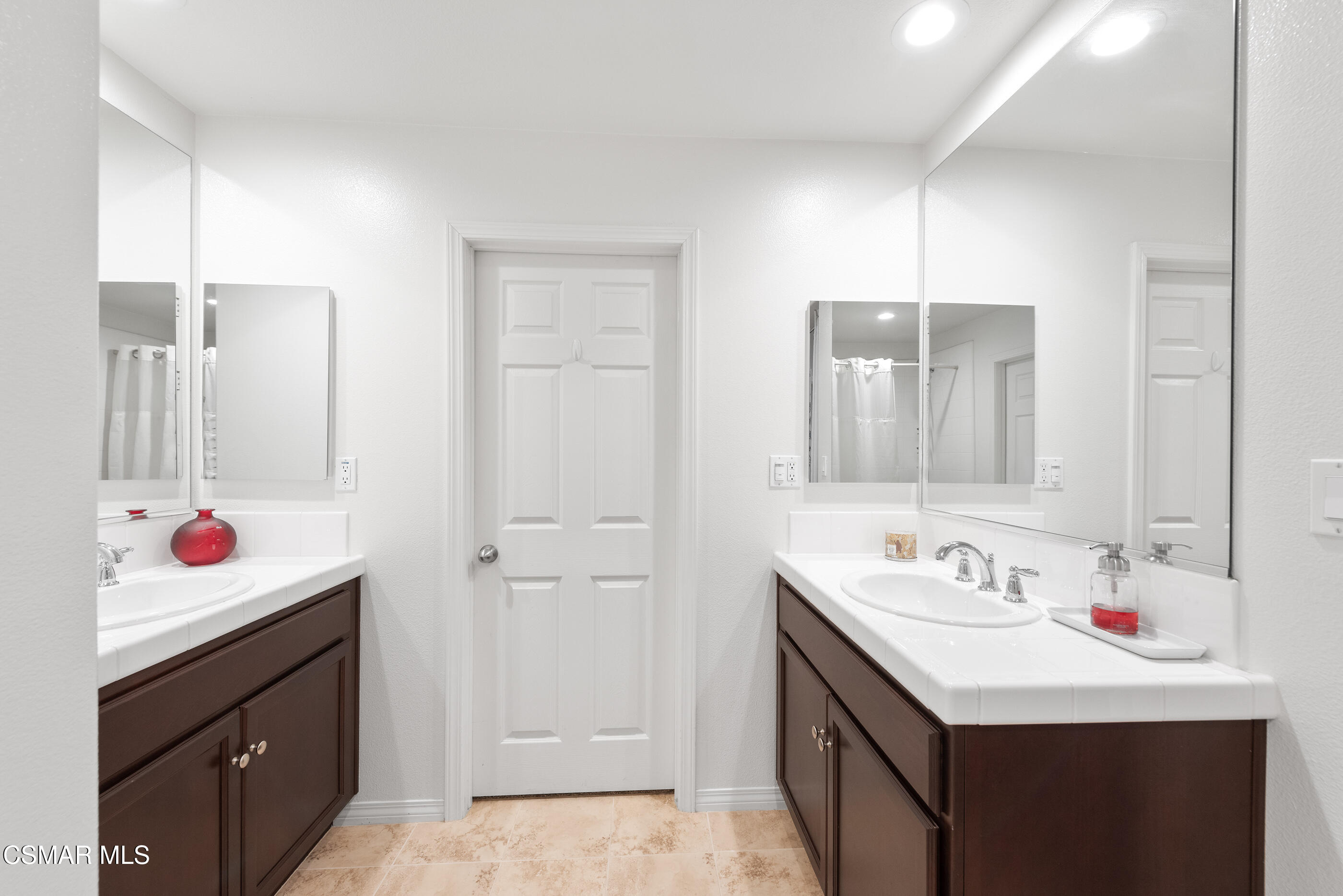 3116 North Oxnard Boulevard Oxnard, CA 93036 - Photo 10 of 46 3116 N Oxnard Blvd Oxnard-13