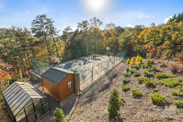 a view of a yard with mountain view