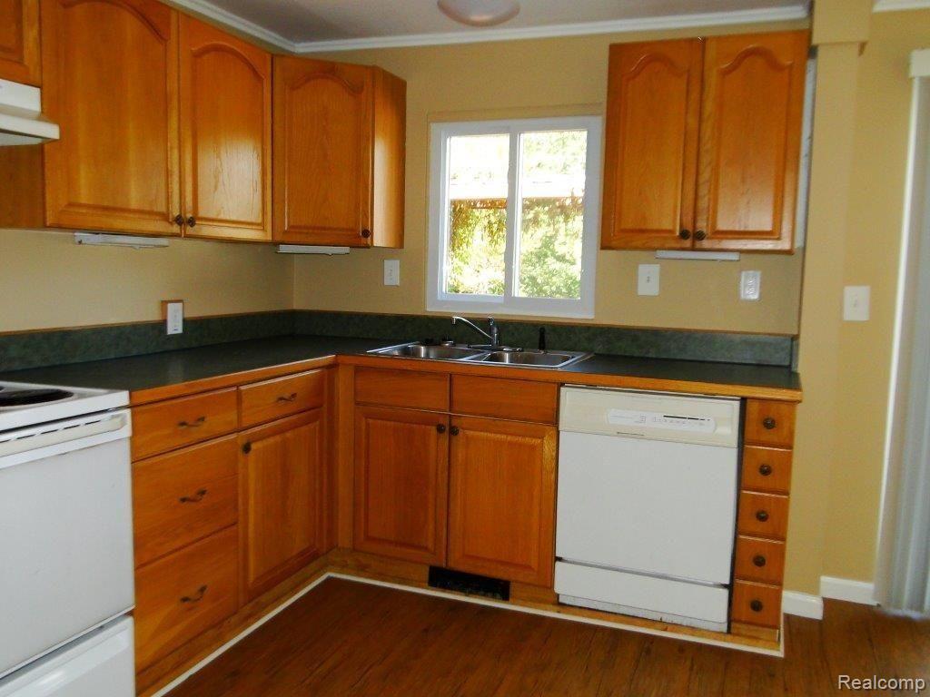 3311 Flint River Road Columbiaville, MI 48421 - Photo 16 of 39 Kitchen (2)