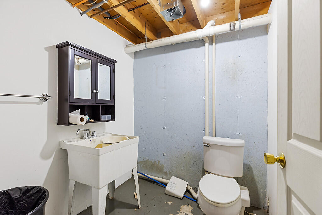 336 Main Street Winthrop, ME 04364 - Photo 56 of 84 89_BP5A0147_DxO_mls