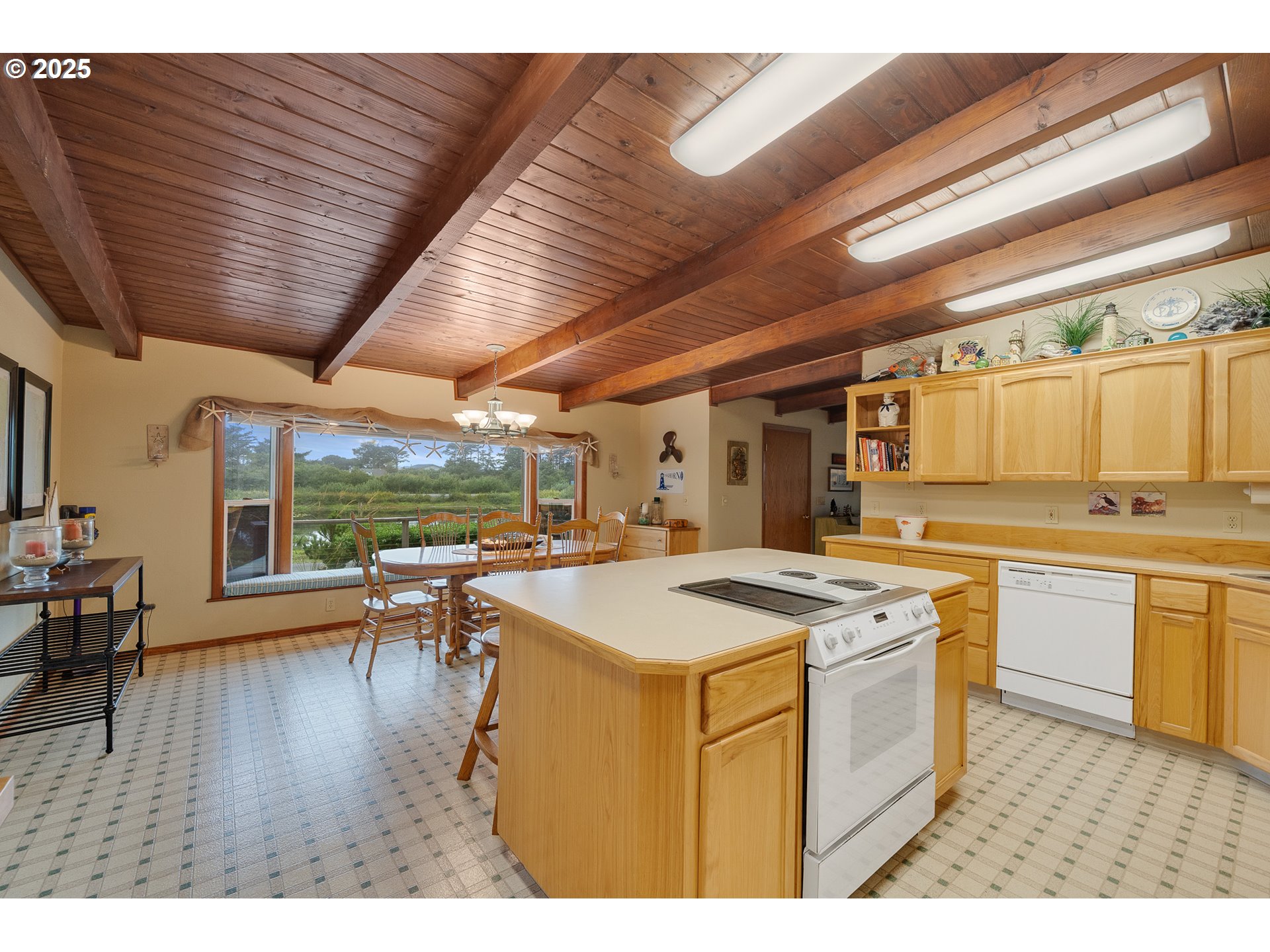 1064 South First Street Rockaway Beach, OR 97136 - Photo 9 of 32