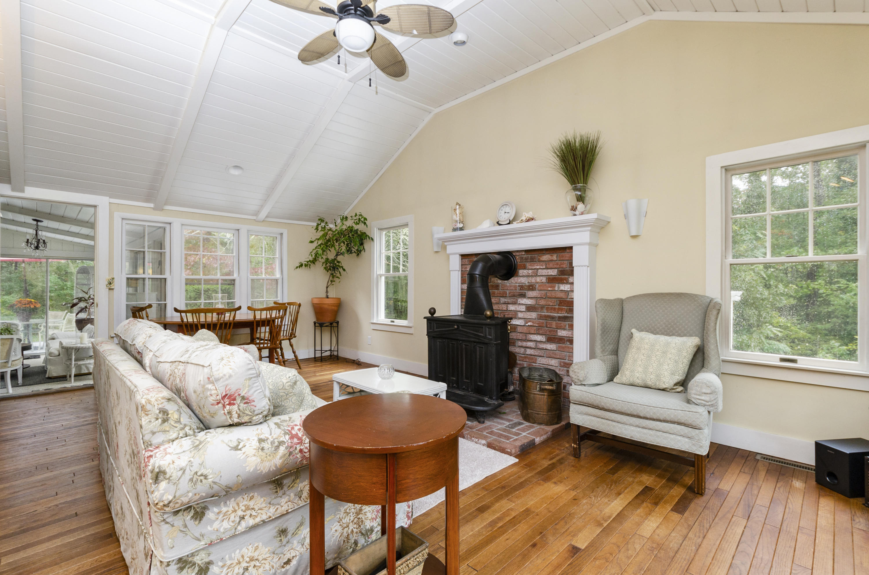164 Round Cove Road Harwich, MA 02645 - Photo 4 of 20 003-photo--7641646