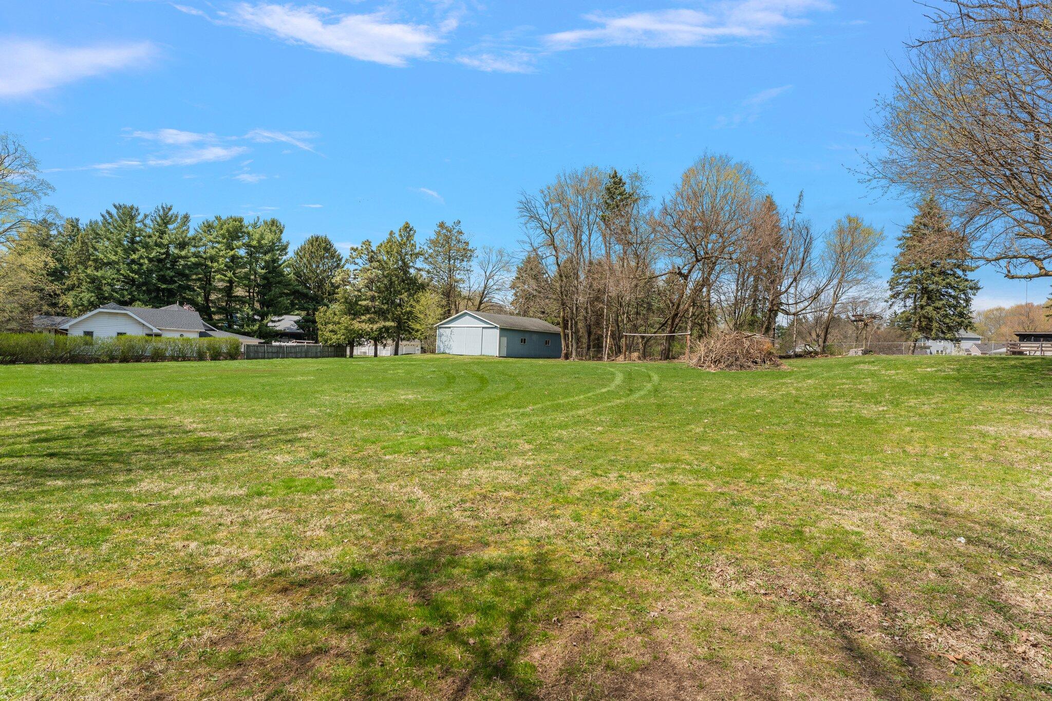 2855 West Small Road La Porte, IN 46350 - Photo 26 of 49 2048x1365