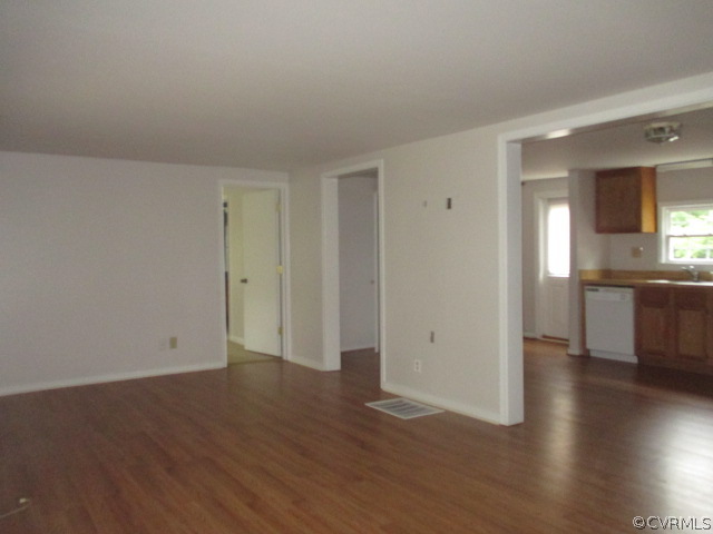 4100 South Riverside Drive Lanexa, VA 23089 - Photo 4 of 17 Gallery Image 4