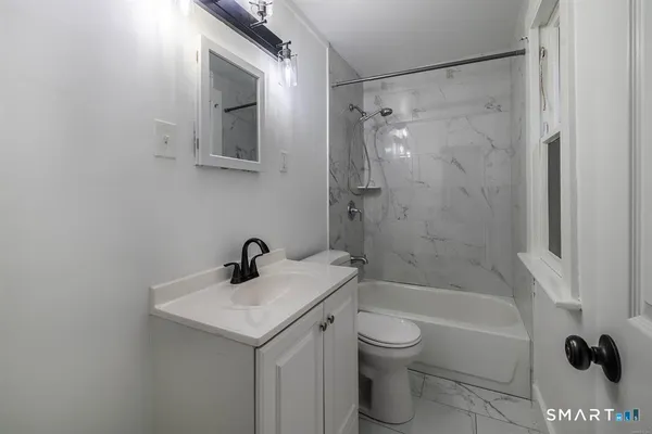 $2,800 | 106 Wooster Street, Shelton, CT 06484