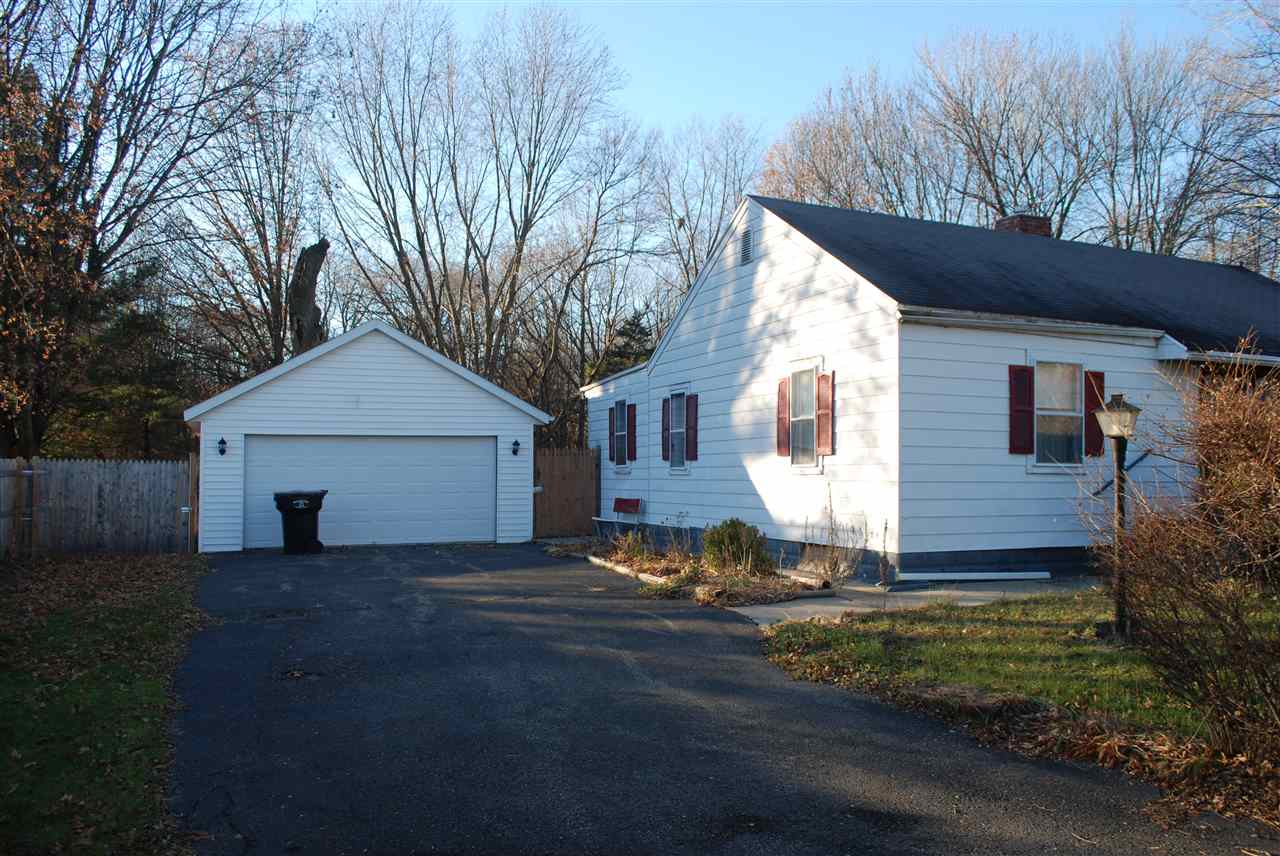56149 Oak Road South Bend, IN 46619 - Photo 1 of 31