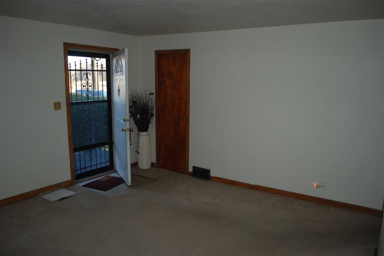 56149 Oak Road South Bend, IN 46619 - Photo 12 of 31