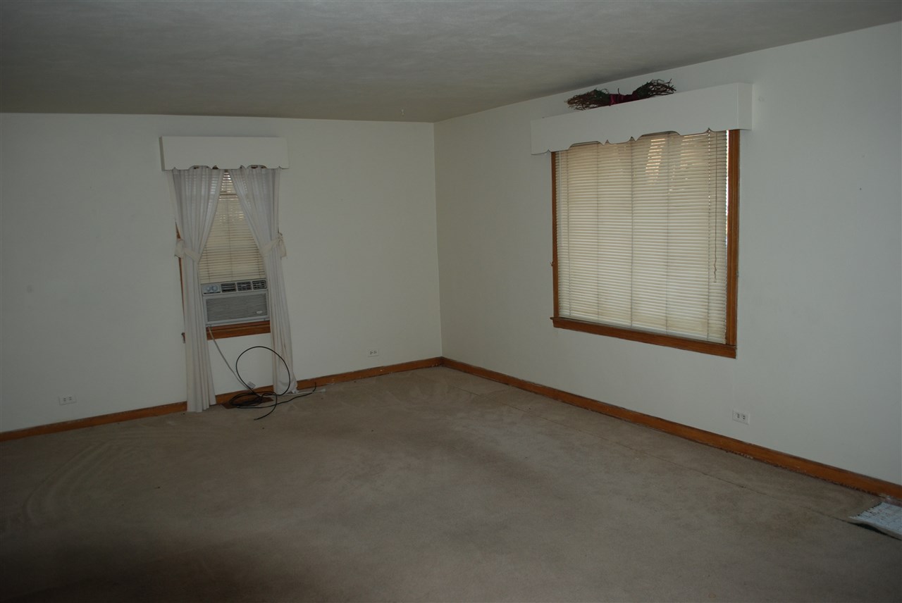 56149 Oak Road South Bend, IN 46619 - Photo 13 of 31