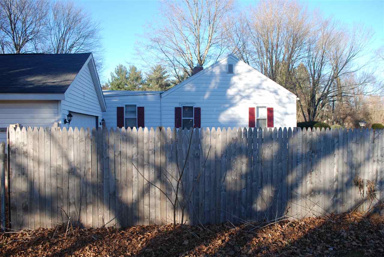 56149 Oak Road South Bend, IN 46619 - Photo 9 of 31