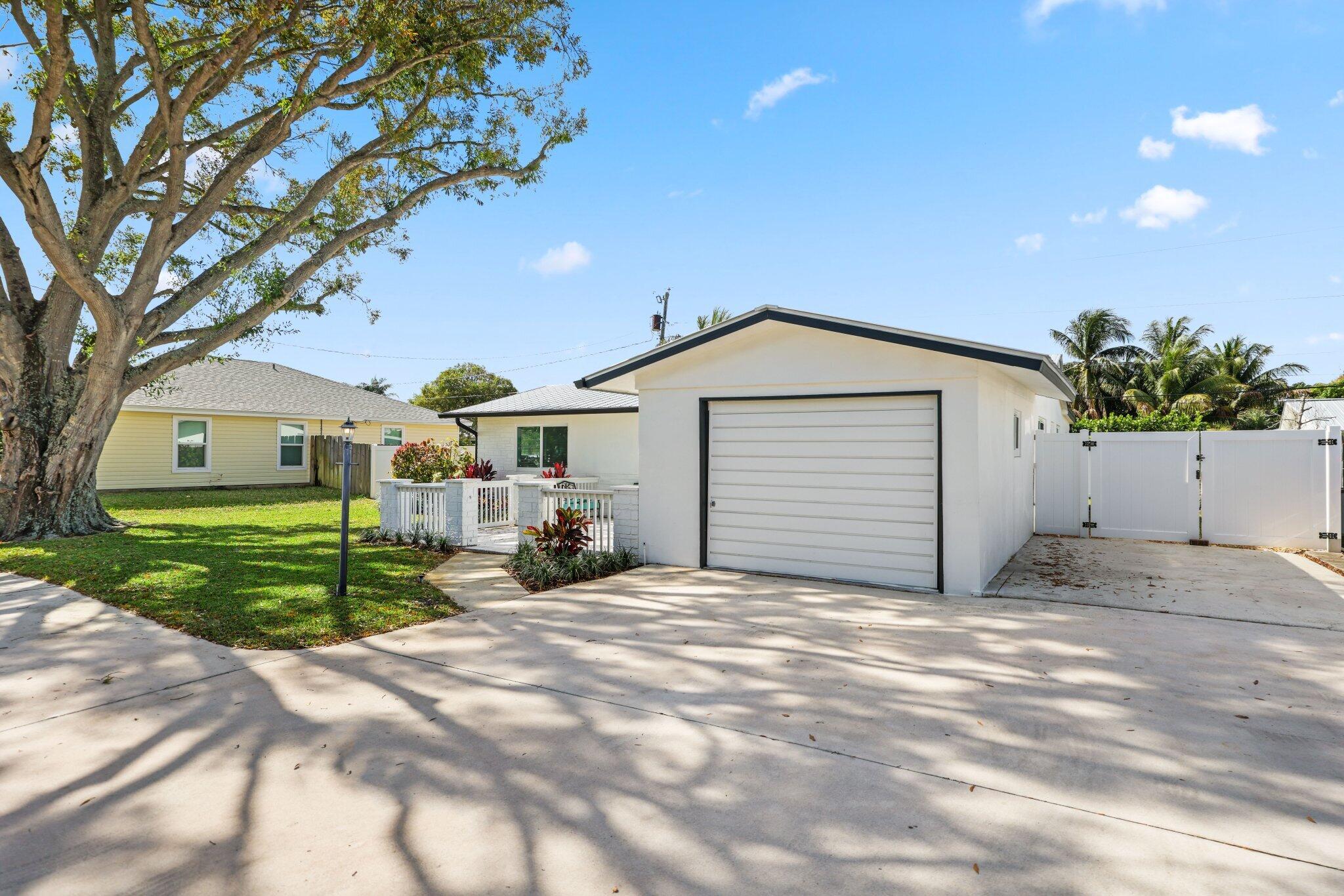 1510 Kingsley Road Jupiter, FL 33469 - Photo 3 of 53 1510 Kingsley Road - 6.jpg-SMALL