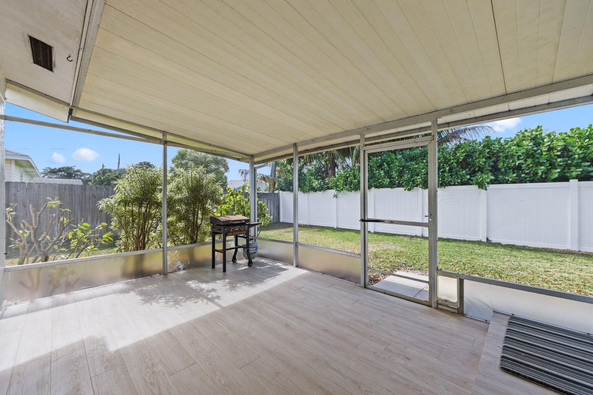 1510 Kingsley Road Jupiter, FL 33469 - Photo 39 of 53 1510 Kingsley Road - 36.jpg-SMALL